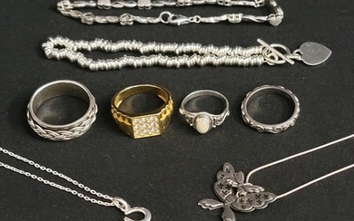 GOOD SELECTION OF SILVER JEWELLERY comprising a Links of Lon...