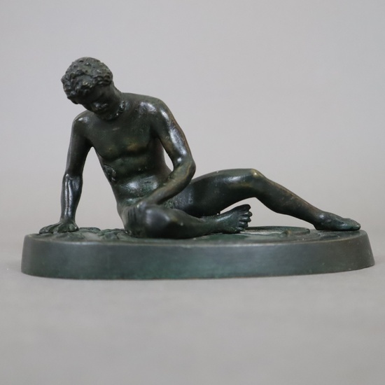 "Gaulois mourant" - bronze, patiné foncé, d'après un modèle antique (statue en marbre des Musées...