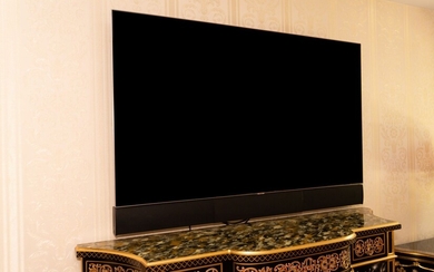 Grand téléviseur écran plat SAMSUNG QE75Q7FAMTXXC, 190 cm. Version présumée : 2017, Ecran Quantum Dot,...