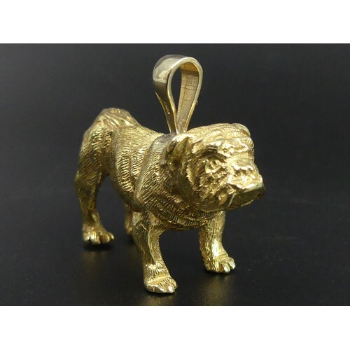 Heavy solid 9 carat gold well modelled bulldog design pendan...