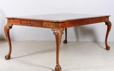 Henredon Chippendale style mahogany dining table