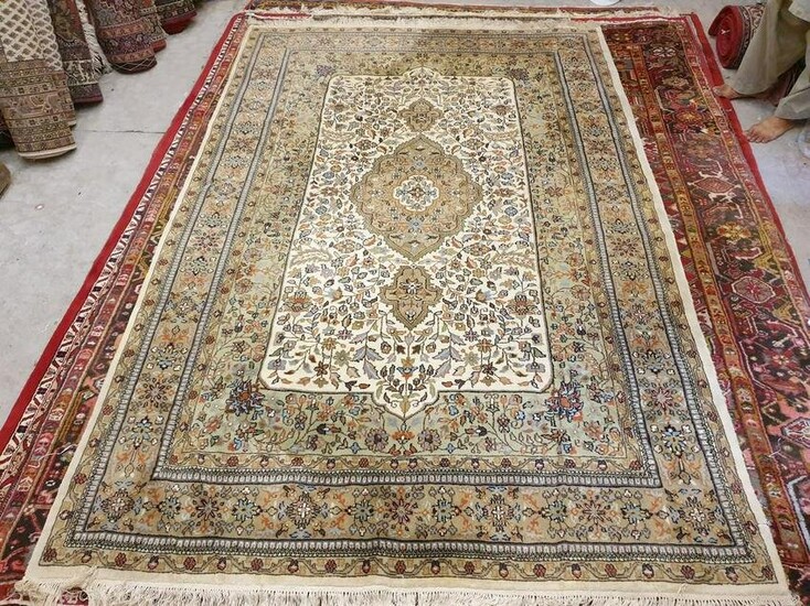 Indo Persian Kashan Medallion Floral Carpet