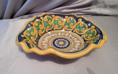 Italian pottery centerpiece