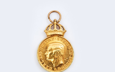 MEDAL, 18k gold, Royal Patriotic Society, Carl XVI Gustav, For Long Term Faithful Service.