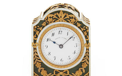 PENDULETTE DE VOYAGE FRANCAISE DU DEBUT DU 20EME SIECLE EN OR 18K ET JADE An early 20th Century French 18 k gold and jade miniature carriage clock