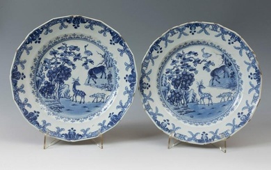 Pair of dishes; Company of the Indies, 18th century. Ceramics. They have pockmarks on the edges.