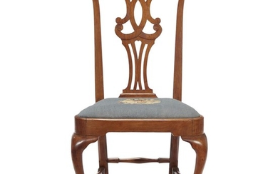 Queen Anne walnut compass-seat side chair New England, mid-18th...