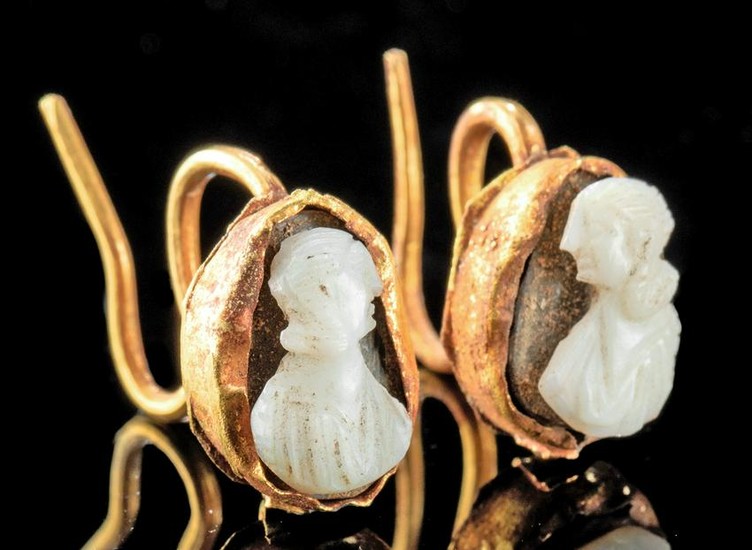 Roman 15K+ Gold Earrings w/ & Sardonyx Cameos (pr)