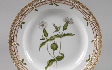 Royal Copenhagen dinner plate "Flora Danica"