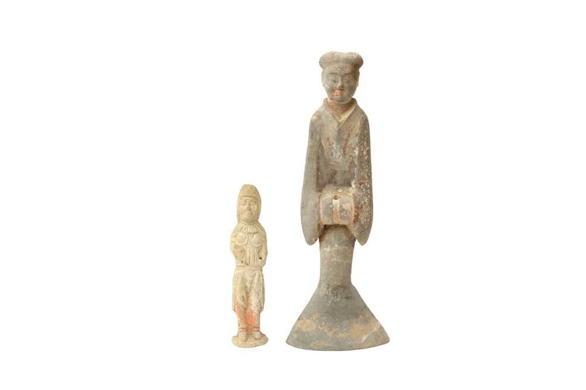 TWO CHINESE POTTERY FIGURES 漢至唐 陶像兩件