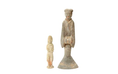 TWO CHINESE POTTERY FIGURES 漢至唐 陶像兩件