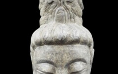 Tête de divinité en pierre sculptée. Chine... - Lot 50 - MJV Soudant
