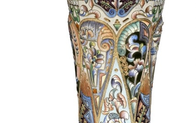 The 20th Artel, Moscow 1908–1917: A Russian silver-gilt and shaded cloisonné enamel vase. 84 standard. Weight c. 214 g. H. 12.5 cm.