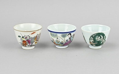 Three Chinese cups Ø 8 cm.
