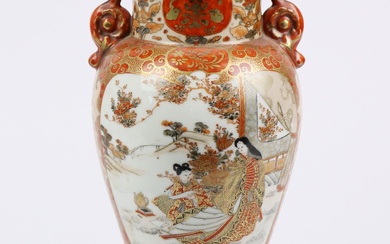 Vase - vers 1900, probablement en Chine, porcelaine, montage en bronze, porcelaine, finement peinte en...