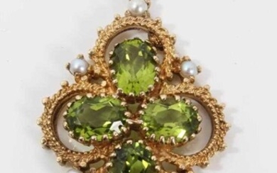 Victorian style 9ct gold peridot and cultured pearl pendant of quatrefoil form with four oval mixed cut peridots in openwork gold setting, 46m
