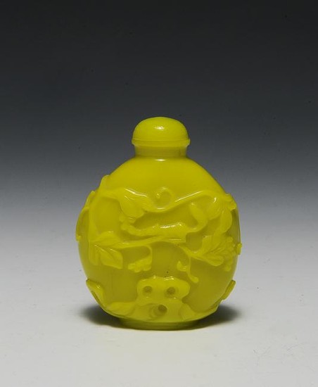 Yellow Peking Glass Snuff Bottle, 19th Century