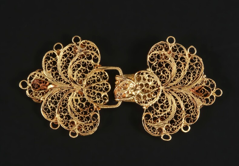 Zeeland, gold necklace lock.