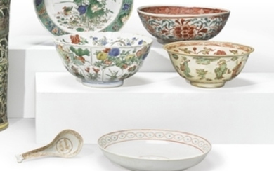 FOUR IRON-RED AND GREEN-ENAMELED PORCELAINS MING / QING DYNASTY