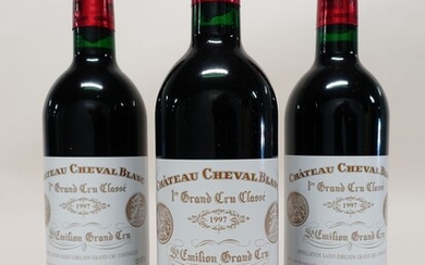 12 bouteilles CHÂTEAU CHEVAL BLANC 1997 1er GCC (A) Saint Emilion Caisse bois d'origine