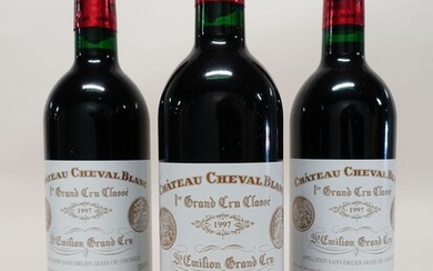 12 bouteilles CHÂTEAU CHEVAL BLANC 1997 1er GCC (A) Saint Emilion Caisse bois d'origine