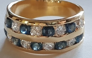 14 kt. Gold - Ring Sapphire - Diamonds