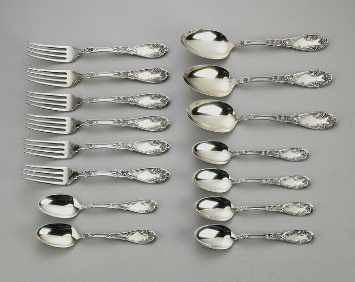 (15 pcs.) Rogers silver plated flatware service