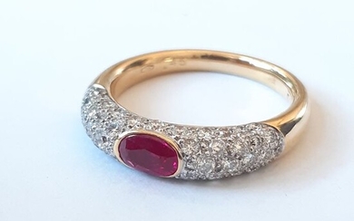 18 kt. Gold - Ring Ruby - Diamonds