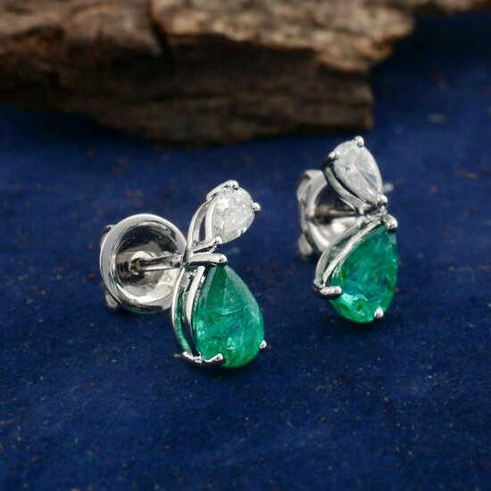 18k White Gold 1.58 TCW Emerald SI/HI Diamond Earrings