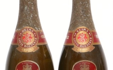 2 bts. Champagne “Brut Millesime”, Louis Roederer 1952 B (ts/us).