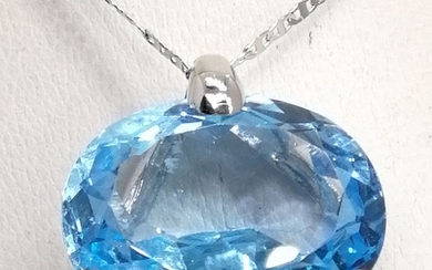 18 kt. White gold - Necklace with pendant - 20.50 ct Topaz