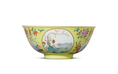 A YELLOW-GROUND FAMILLE ROSE ‘MEDALLION’ BOWL, DAOGUANG SIX-CHARACTER SEAL MARK IN UNDERGLAZE BLUE AND OF THE PERIOD (1821-1850)