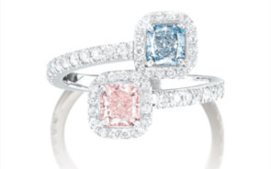 A Coloured Diamond and Diamond Crossover Ring, 0.58克拉 VS2 彩粉紅色鑽石 及 0.42克拉 VVS2彩藍色鑽石 配 鑽石戒指0.58克拉 VS2 彩粉紅色鑽石 及 0.42克拉 VVS2彩藍色鑽石 配 鑽石戒指