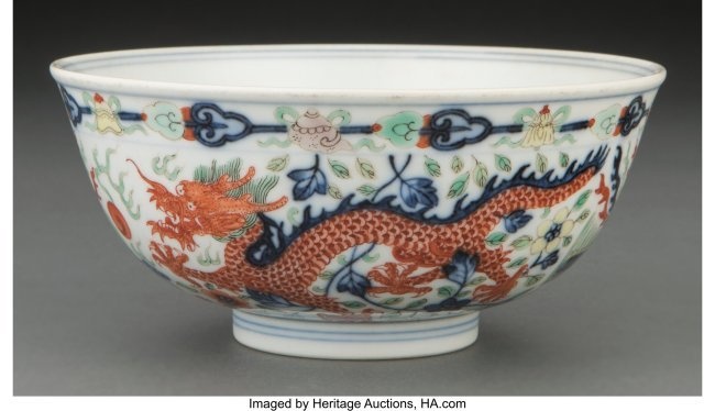 78051: A Chinese Wucai Glazed Dragon and Phoenix Bowl M