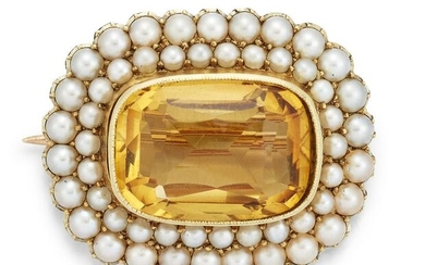 A 15CT CITRINE AND SPLIT PEARL BROOCH, the rectangular