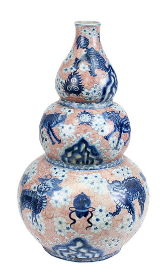 A 20th century Very large Chinese triple gourd Vase decorated