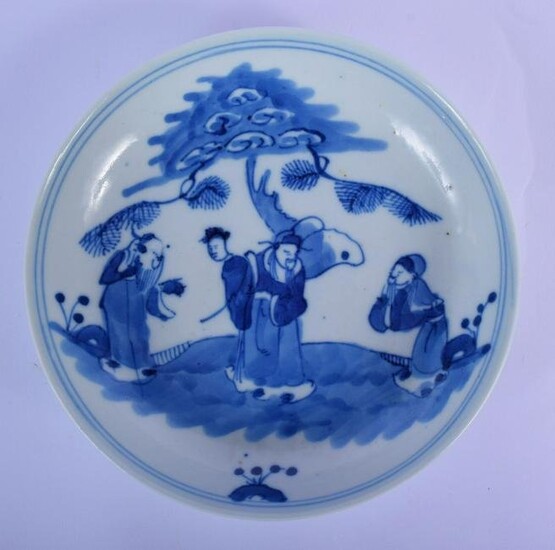 A CHINESE QING DYNASTY BLUE AND WHITE PORCELAIN DISH