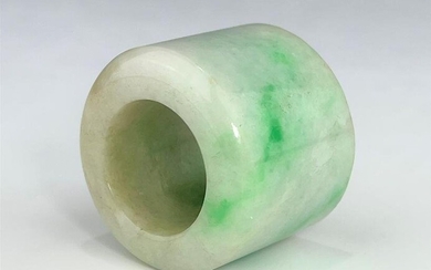 A CHINESE QING DYNASTY JADEITE ARCHER'S RING