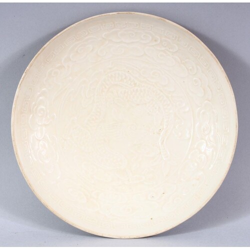 A CHINESE SONG STYLE DING YAO PORCELAIN PLATE - the interior...