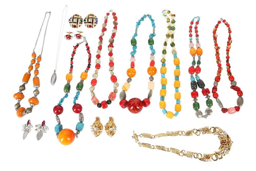A GROUP OF COSTUME JEWELLERY