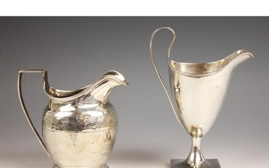 A George III silver cream jug, Alexander Field, London 1789,...