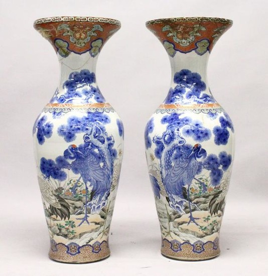 A LARGE PAIR OF JAPANESE MEIJI PERIOD BLUE AND WHITE