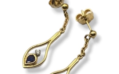 A PAIR OF VINTAGE 18CT GOLD, SAPPHIRE AND DIAMOND EARRINGS T...