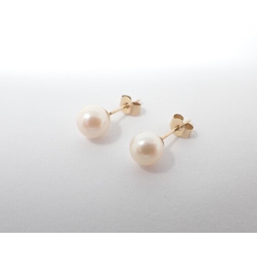 A pair of Cultured Pearl Ear Studs in 9ct gold