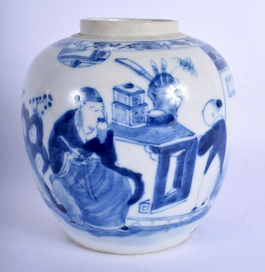 AN 18TH/19TH CENTURY CHINESE BLUE AND WHITE PORCELAIN