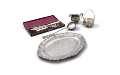 AN ASSORTED COLLECTION OF SILVER PLATED ITEMS, comprising...