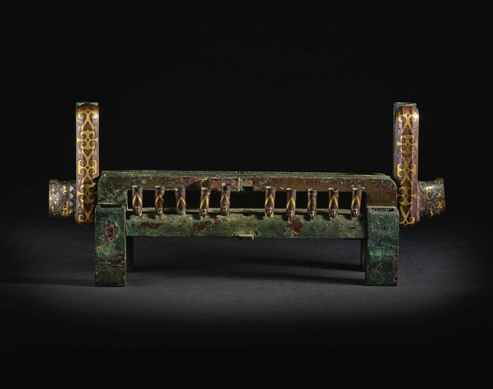 AN EXCEEDINGLY RARE SET OF GOLD AND SILVER-INLAID BRONZE FITTINGS WARRING STATES PERIOD - HAN DYNASTY