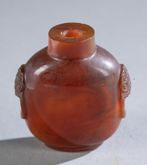 Agate snuff bottle, 19th century.