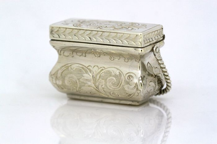 Antique Victorian purse/handbag vinaigrette(1) - .925 silver - Gervase Wheeler - U.K. - ca. 1841