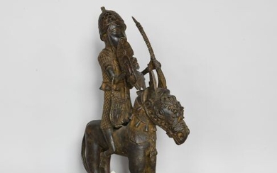 BENIN Cavalier en bronze XXe, dans le style des rois OBA H : 54 cm...